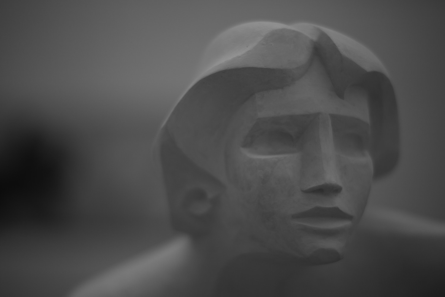 Leonardo Leonardo, visage, détails, page Démarche